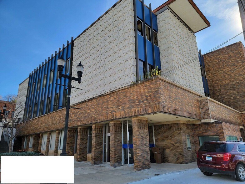 More Photos Of 101 S 1st St, Montevideo Office For Sale
