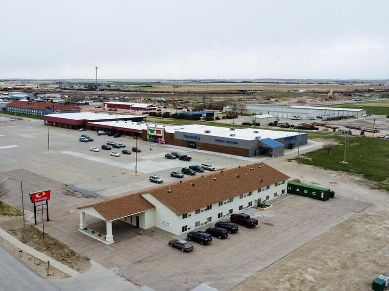 More Photos Of 1419 W 3rd St, Alliance Hotel For Sale