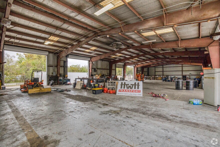 More Photos Of 9516 E Dr Martin Luther King Blvd, Tampa Warehouse For Lease