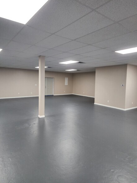 More Photos Of 1687 Sandifer Blvd, Seneca Freestanding For Lease