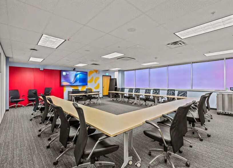 More Photos Of 5350 Creekbank Rd, Mississauga Office For Sale