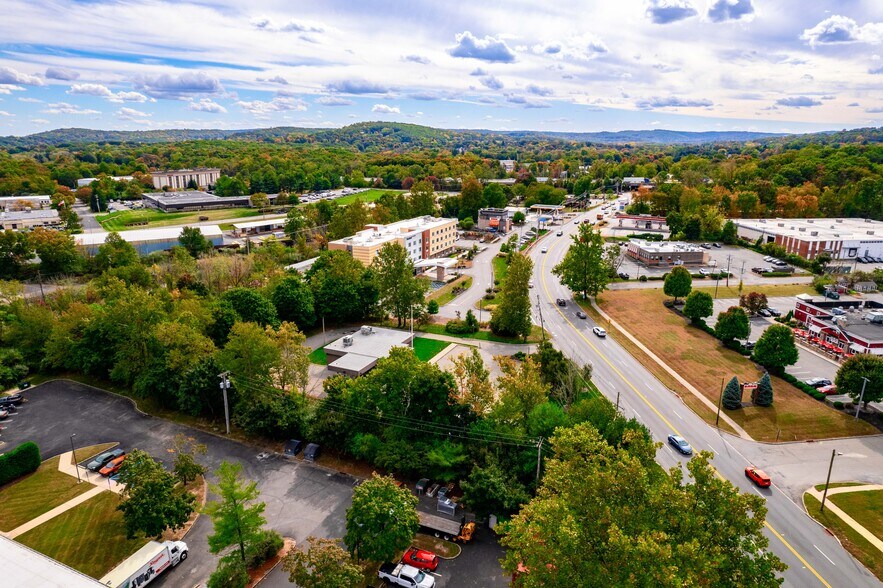 More Photos Of 16 Green Pond Rd, Rockaway General Retail For Sale