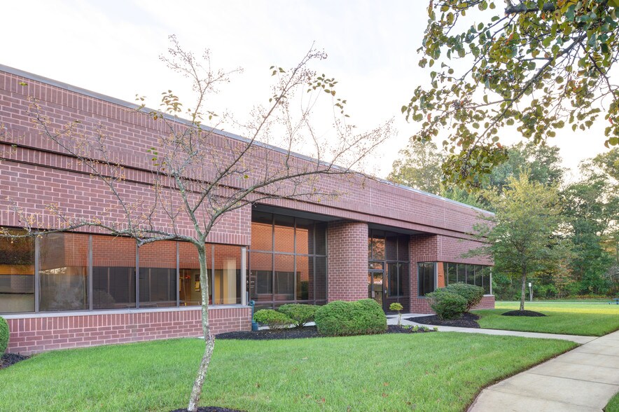 More Photos Of 315 Enterprise Dr, Plainsboro Research And Development For Lease