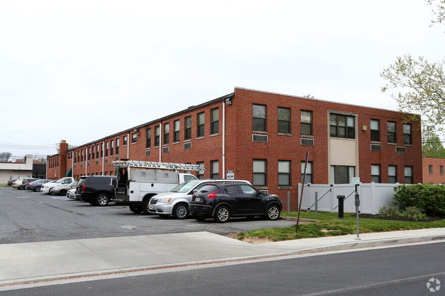 More Photos Of 6600 York Rd, Baltimore Office For Lease