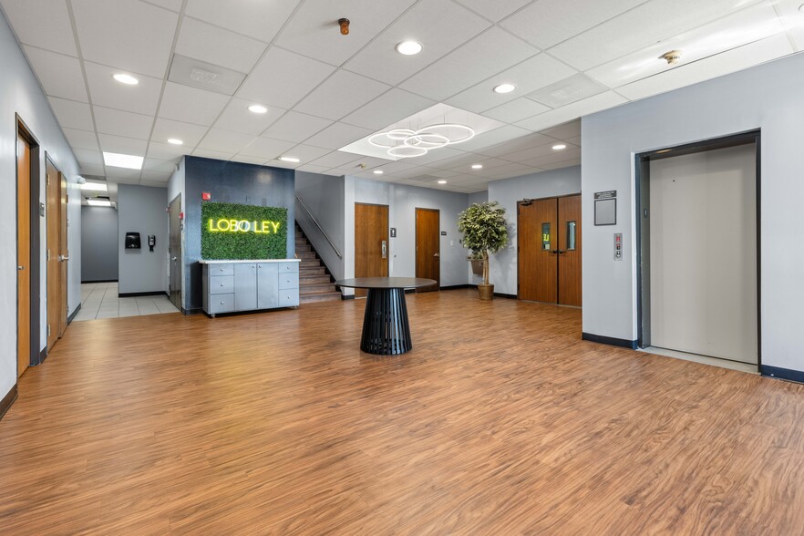 More Photos Of 2122 E Governors Cir, Houston Office For Sale