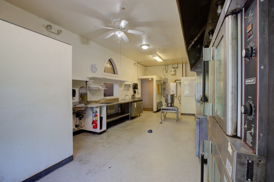 More Photos Of 809 Main Roseburg, Roseburg Lodge Meeting Hall For Sale