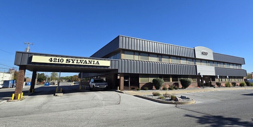 More Photos Of 4210 Sylvania Ave, Toledo Medical For Lease
