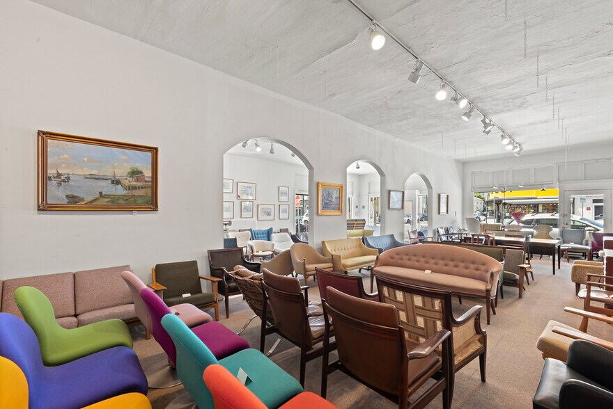 More Photos Of 7974-7976 Melrose Ave, Los Angeles Storefront For Sale