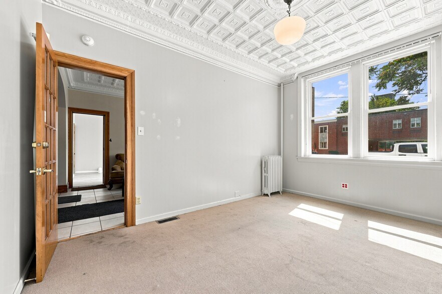 More Photos Of 44 Main St, Kingston Office For Lease