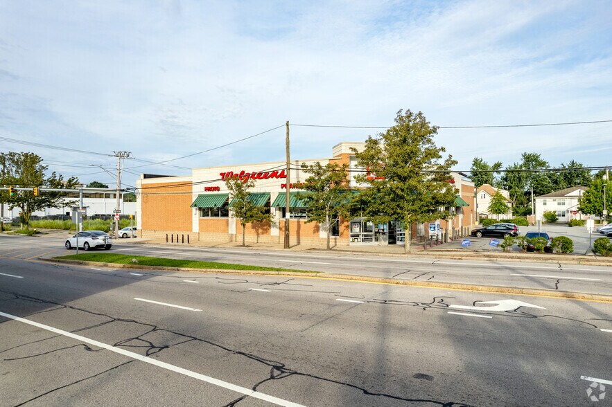 More Photos Of 1140 N Main St, Providence Drugstore For Sale