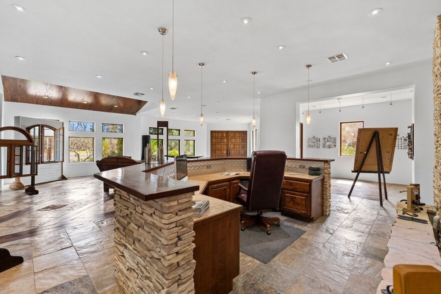 More Photos Of 1703 Highway 35 S, Rockport Office Residential For Sale