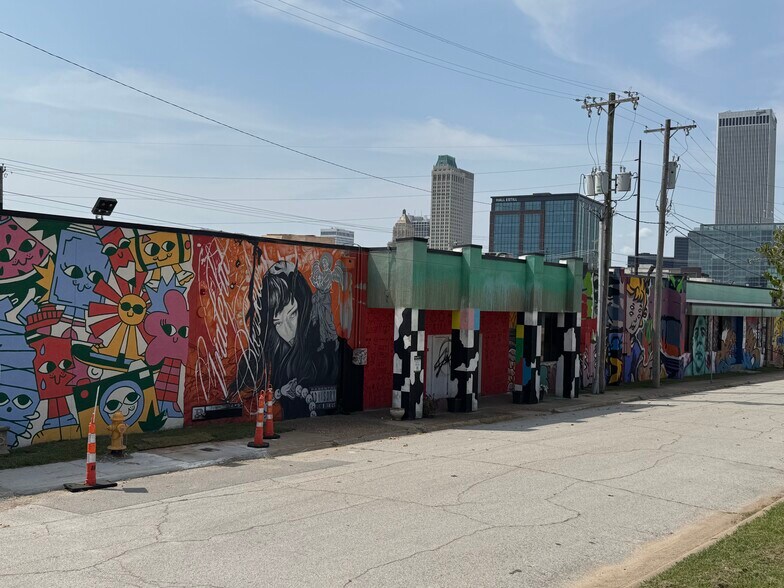 More Photos Of 800-816 E 1st St, Tulsa Flex For Lease