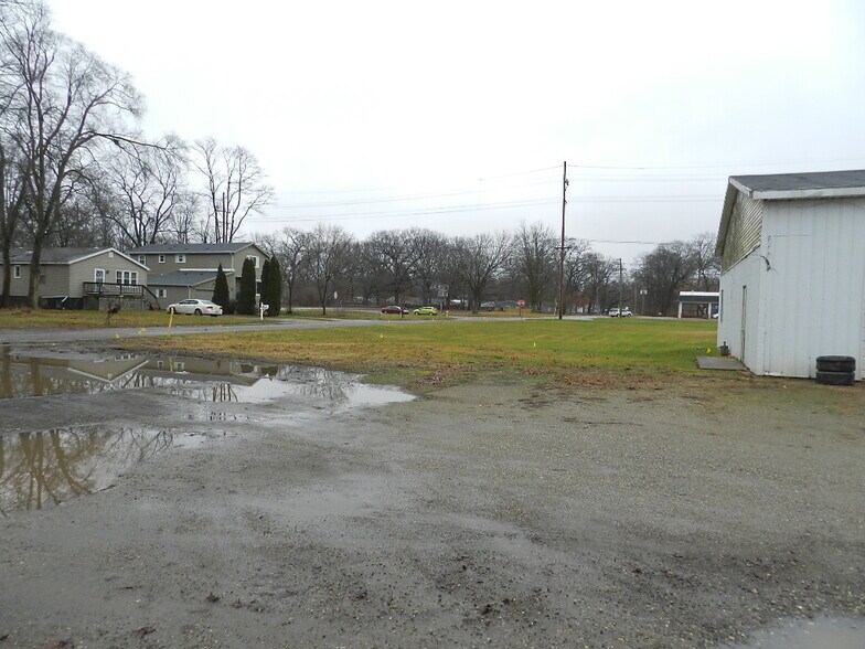 More Photos Of 1641 E Main St, Niles Manufacturing For Sale