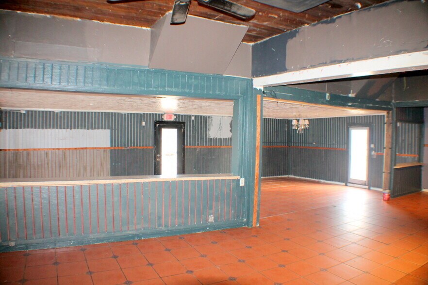 More Photos Of 3907 Canal St, Houston Bar For Lease