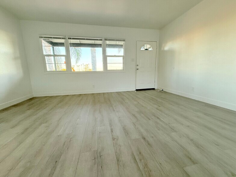 More Photos Of 15 N Dos Caminos Ave, Ventura Apartments For Sale