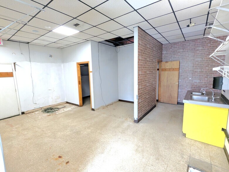 More Photos Of 4872 Grange Rd, Roseburg Fast Food For Sale