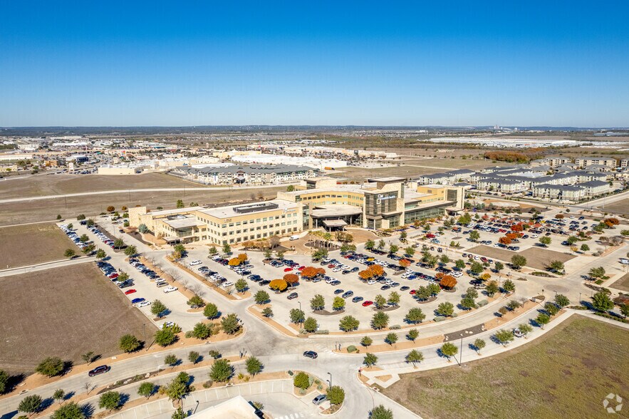 More Photos Of 545 Creekside Way, New Braunfels Coworking Space