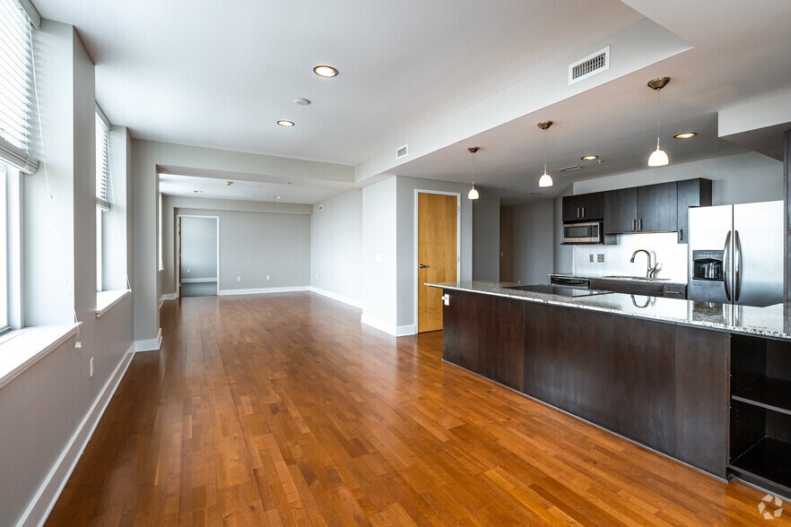More Photos Of 909 Walnut St, Kansas City Apartments For Lease