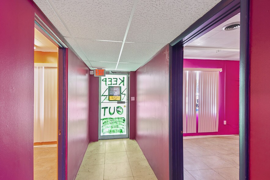 More Photos Of 117-137 Hughlett Ave, Cocoa General Retail For Sale