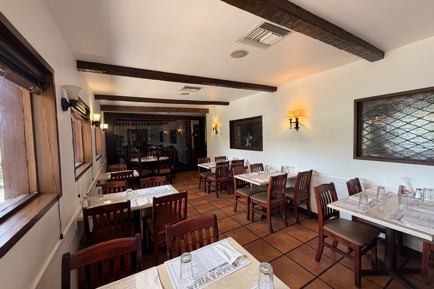 More Photos Of 2475 S Douglas Rd, Miami Restaurant For Sale