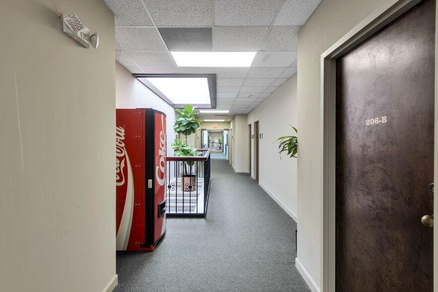 More Photos Of 2101 N Sardis Rd, Charlotte Office For Lease