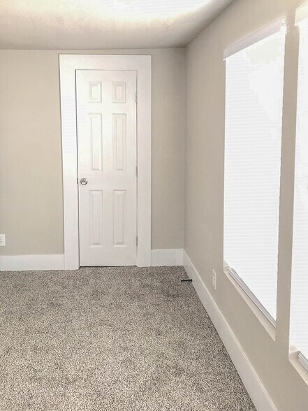 More Photos Of 214 W Republic St, Baytown Apartments For Sale