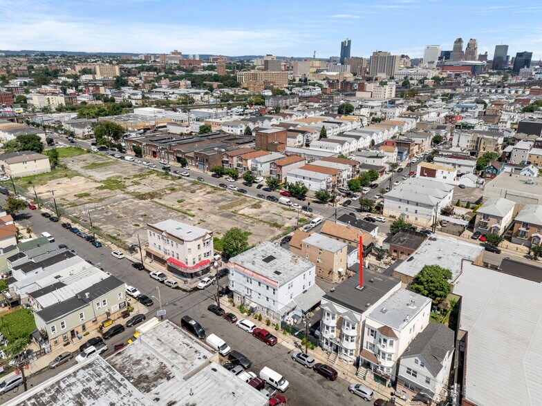 More Photos Of 237 Astor St, Newark Apartments For Sale