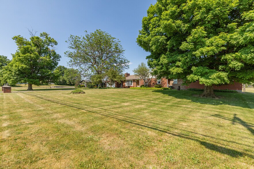 More Photos Of 8662 Brewerton Rd, Cicero Industrial For Sale