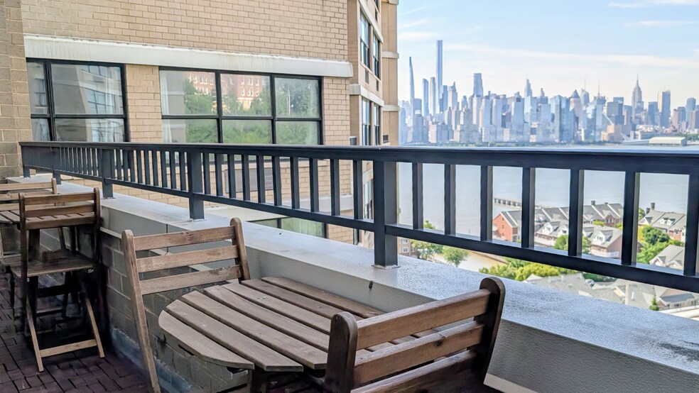 More Photos Of 7000 E Kennedy Blvd, Guttenberg Apartments For Sale