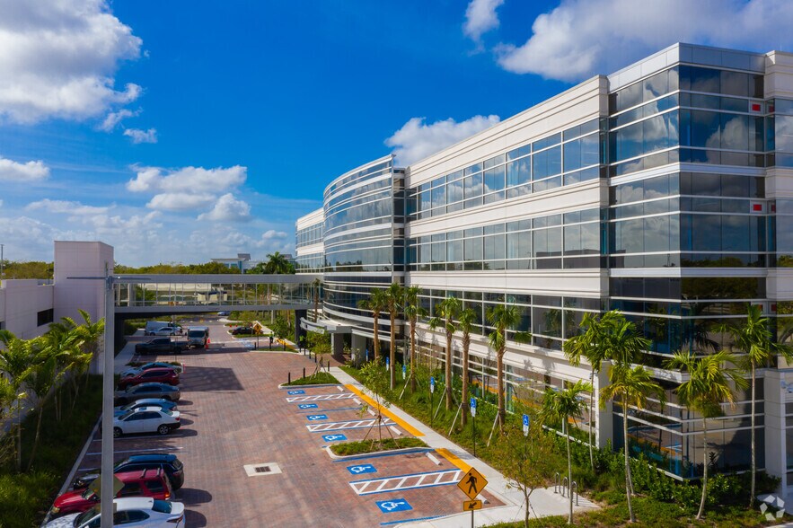 More Photos Of 1700 N University Dr, Plantation Office For Lease