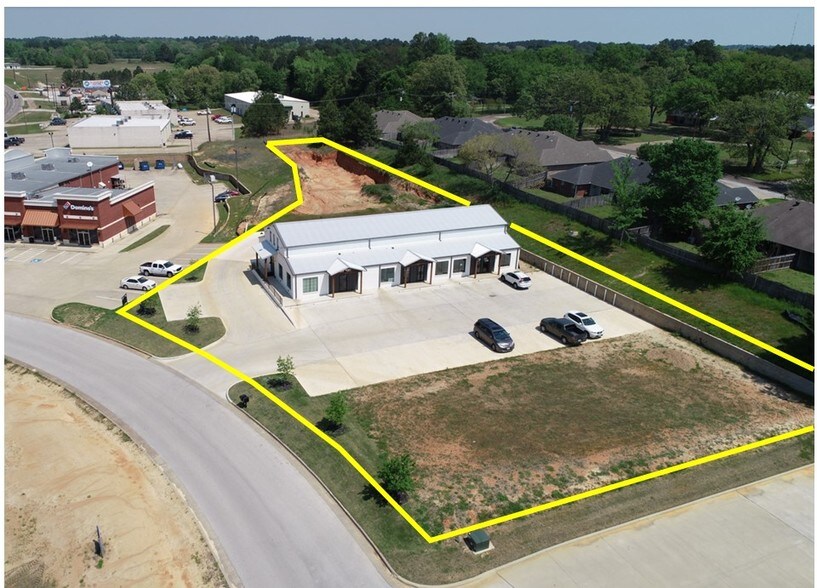 More Photos Of 16735 Gresham Cir, Flint Loft Creative Space For Lease