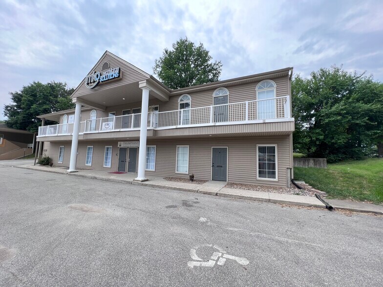 More Photos Of 4380 N Oak Tfwy, Kansas City Loft Creative Space For Sale