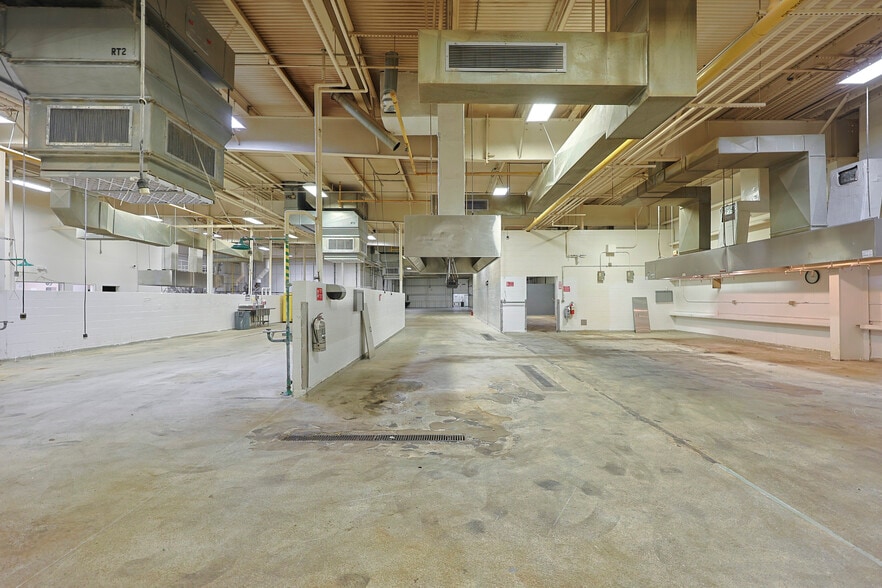 More Photos Of 125 Liberty St, Brockton Manufacturing For Lease