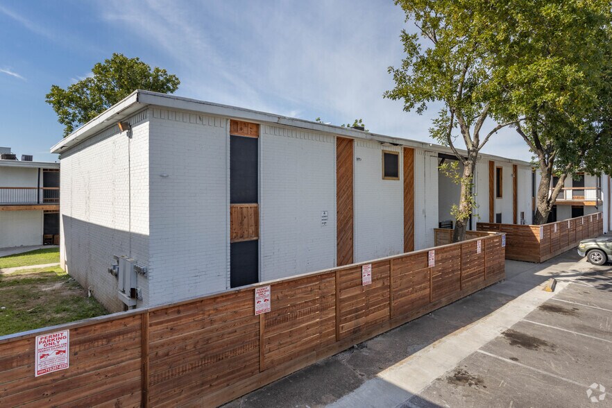 More Photos Of 101 S Allen Genoa Rd, South Houston Apartments For Sale