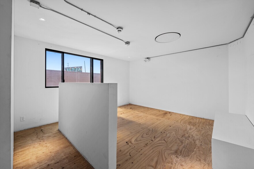 More Photos Of 1509 Mateo St, Los Angeles Office Residential For Sale