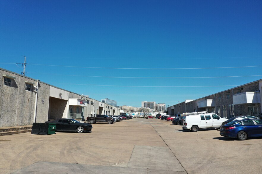 More Photos Of 2777 Irving Blvd, Dallas Warehouse For Lease