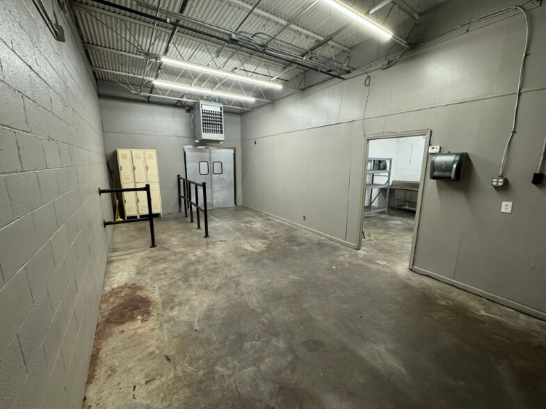 More Photos Of 215-219 Lovvorn Rd, Carrollton Warehouse For Sale