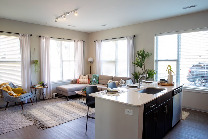 More Photos Of 104 E 7th St, Coralville Apartments For Lease