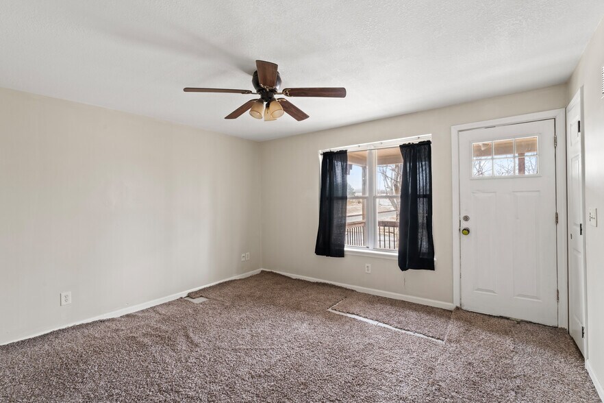 More Photos Of 814 SE Sunnyside School Rd, Blue Springs Warehouse For Sale