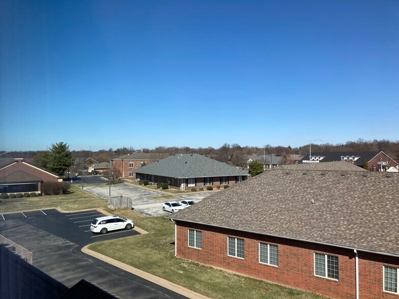 More Photos Of 1531 E Bradford Pky, Springfield Medical For Lease