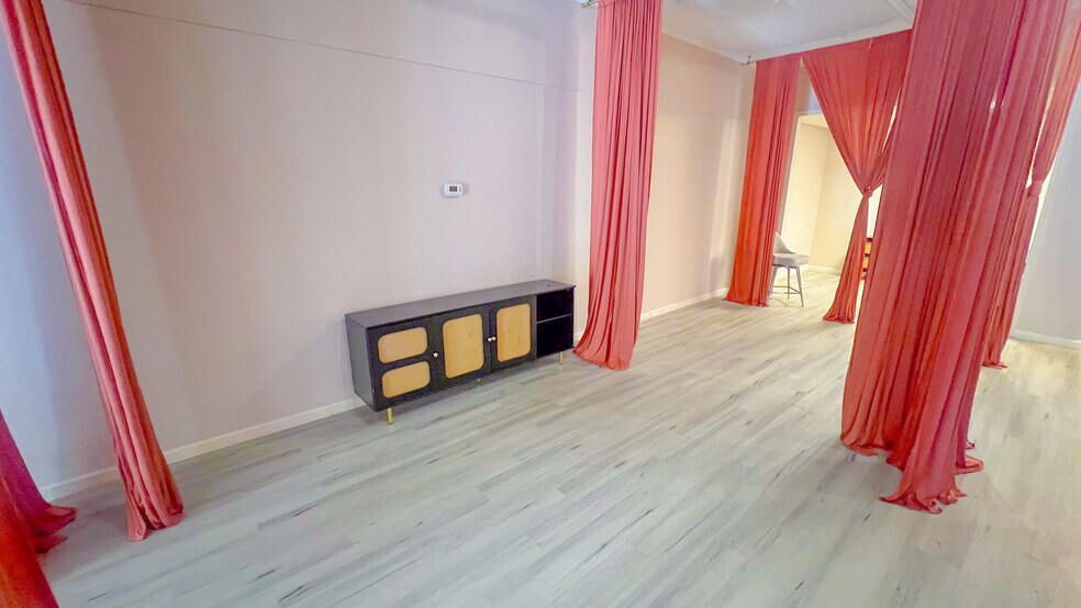 More Photos Of 27 N Maple Ave, Marlton Unknown For Lease