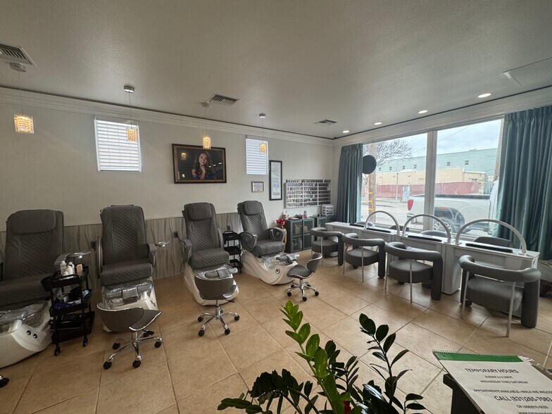 More Photos Of 219 South St, Hollister Storefront Retail Residential For Lease