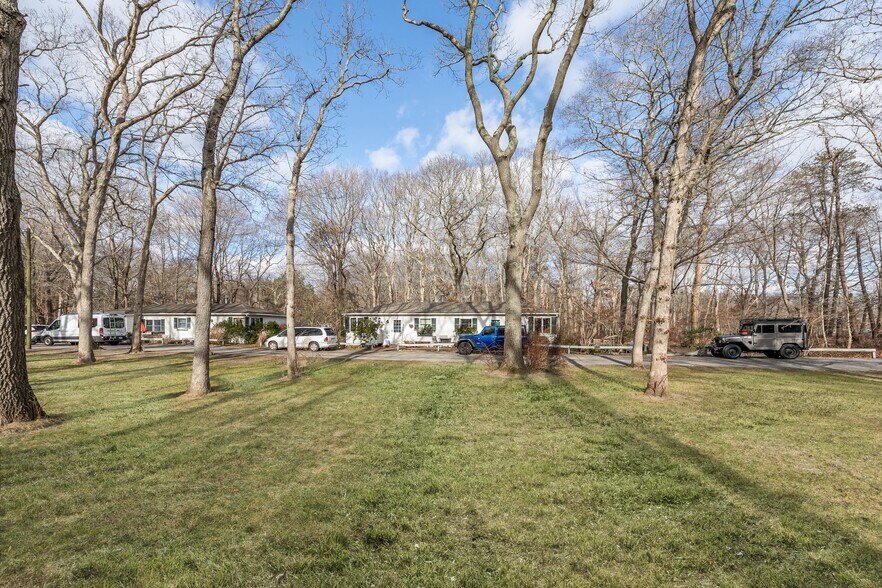 More Photos Of 240 Montauk Hwy, East Hampton Apartments For Sale