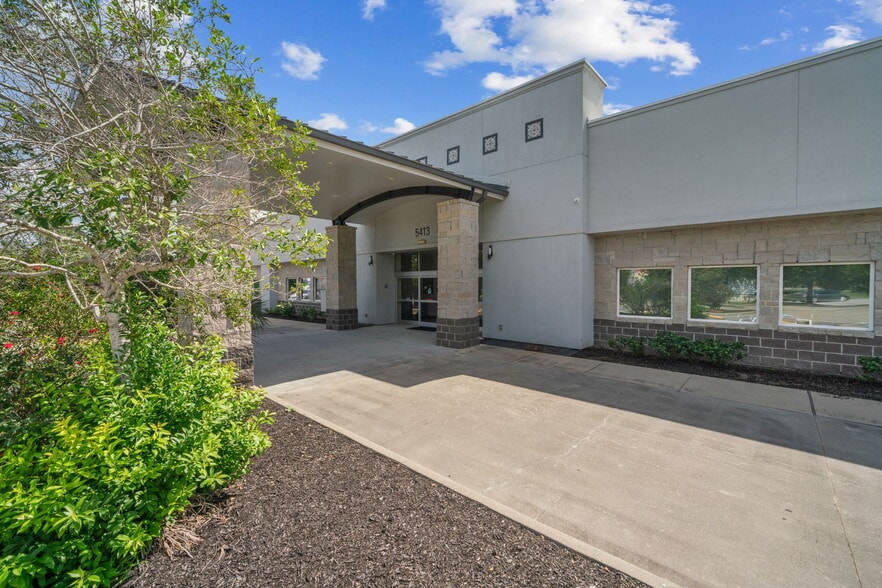 More Photos Of 5413 Crenshaw Rd, Pasadena Medical For Lease