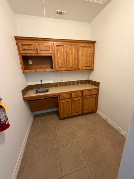 More Photos Of 3000 Joe Dimaggio Blvd, Round Rock Medical For Lease