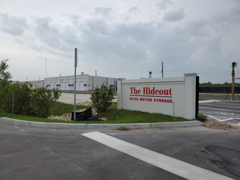 More Photos Of 195 Basik Dr, Naples Warehouse For Sale