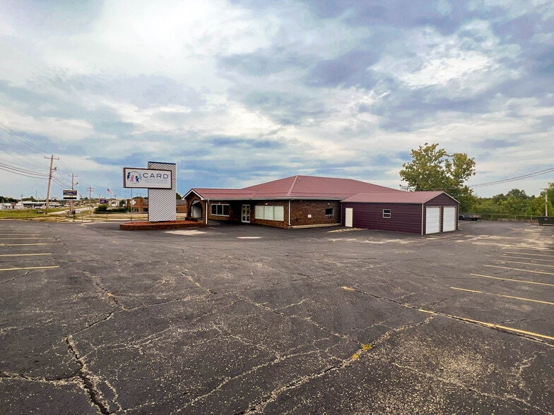 More Photos Of 496 Old Route 66, Saint Robert Office For Lease