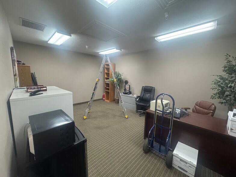 More Photos Of 189 E Fort Union Blvd, Midvale Medical For Sale