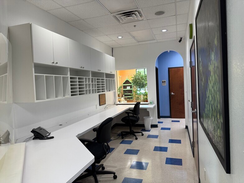 More Photos Of 16010 Park Valley Dr, Round Rock Medical For Lease