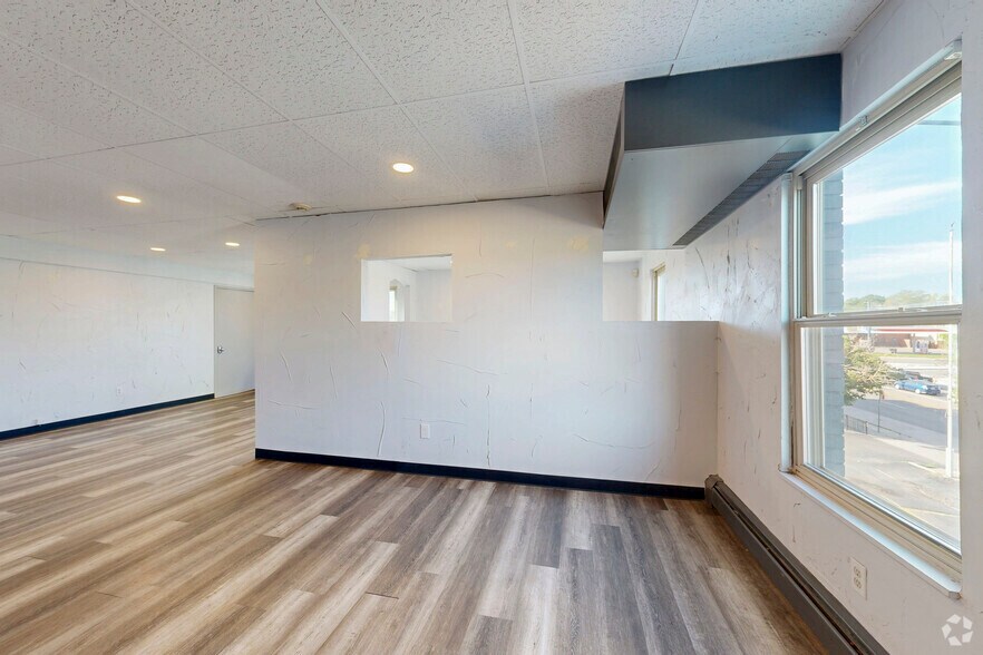 More Photos Of 150 Sheridan Blvd, Denver Office For Lease